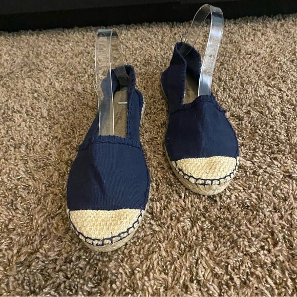 Eddie Bauer Canvas Espadrilles - Picture 2 of 8